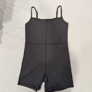 NWOT Aritzia WILFRED Romper
